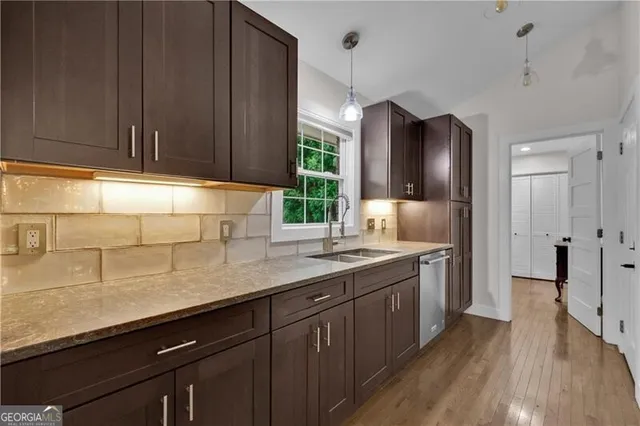 $995,000 | 225 Jayne Ellen Way, Alpharetta, GA 30009