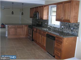 557 Winding Road Lansdale, PA 19446 - Photo 3 of 9 Kitchen