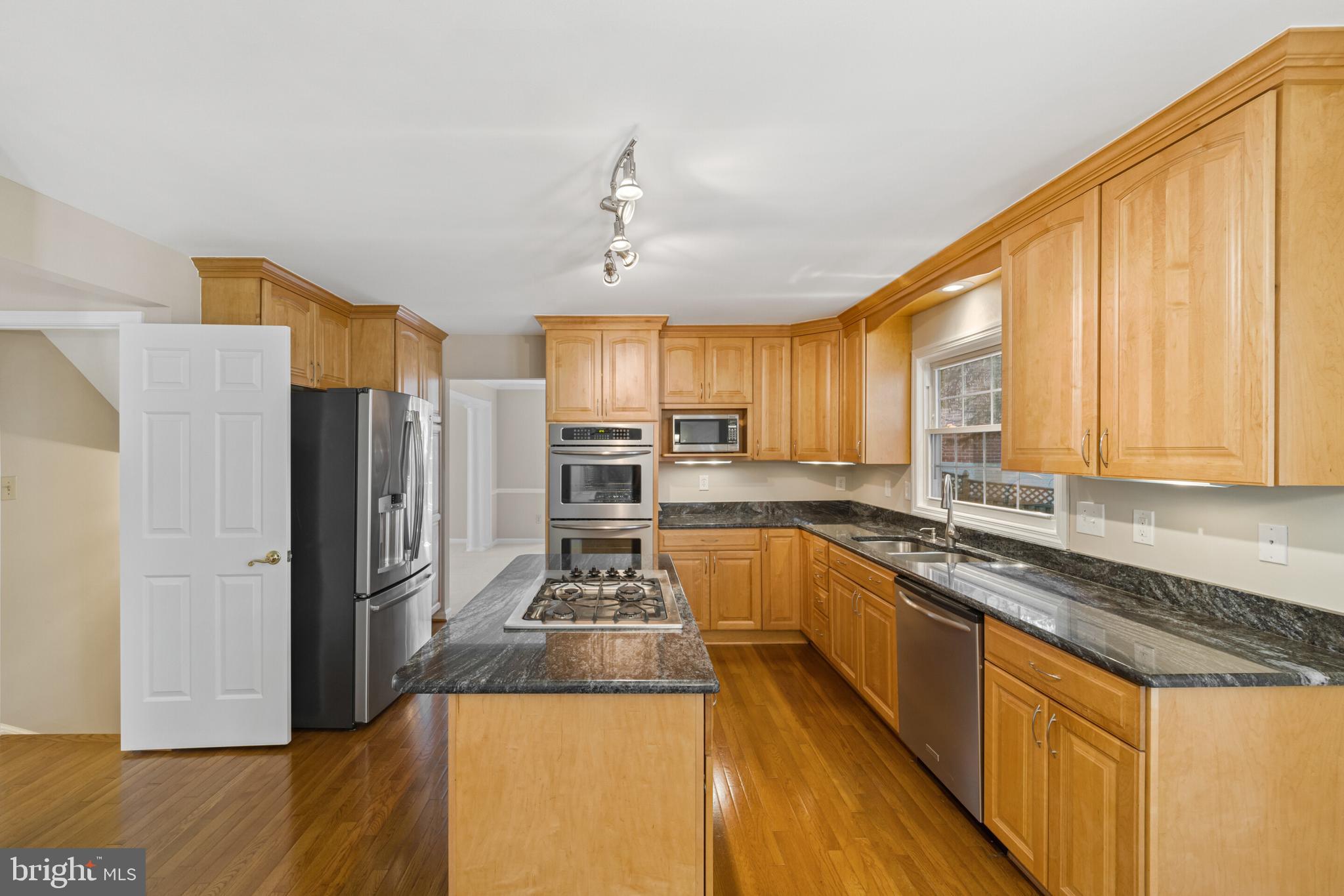 8104 Creekview Drive Springfield, VA 22153 - Photo 14 of 63