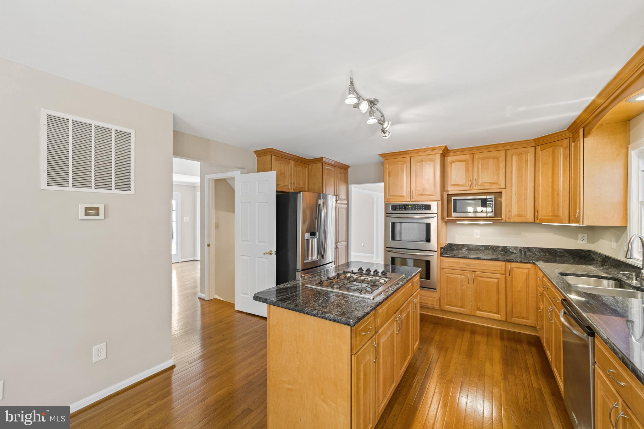 8104 Creekview Drive Springfield, VA 22153 - Photo 15 of 63