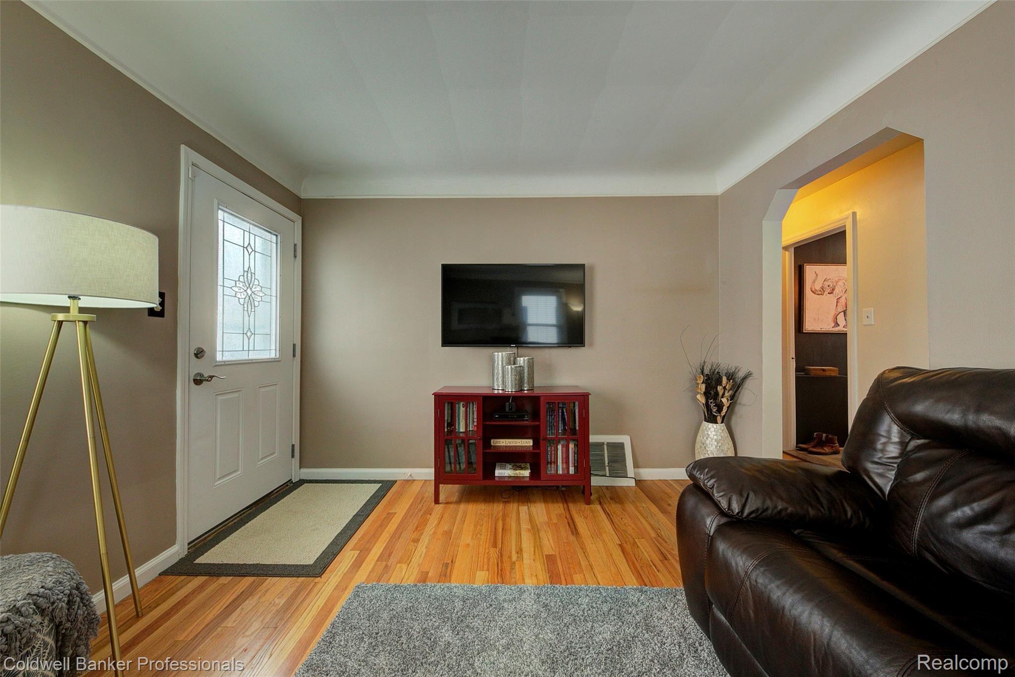 3919 Durham Road Royal Oak, MI 48073 - Photo 12 of 40 930A3806_7_8.jpg