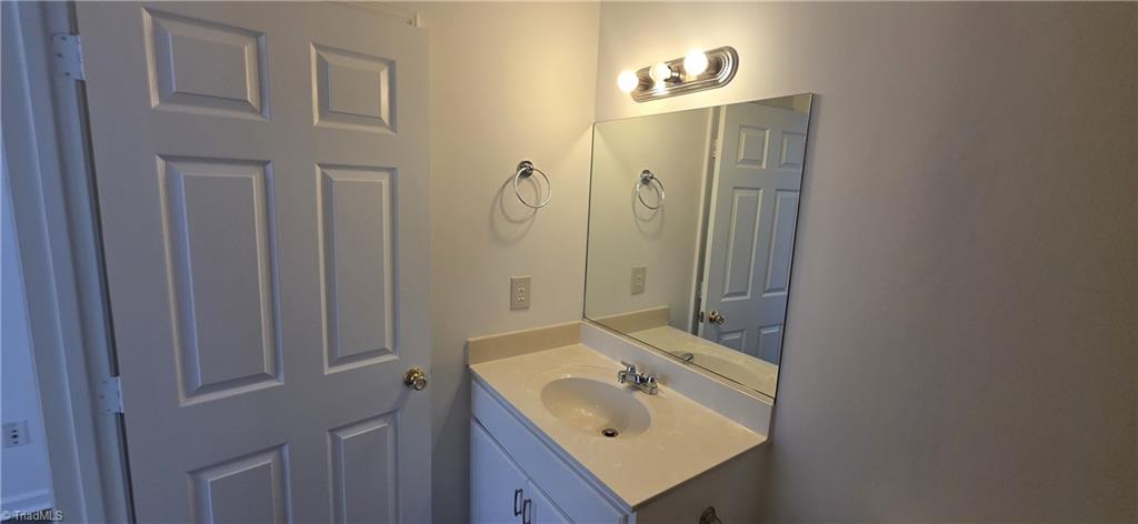 2714 Westgate Drive High Point, NC 27265 - Photo 14 of 36