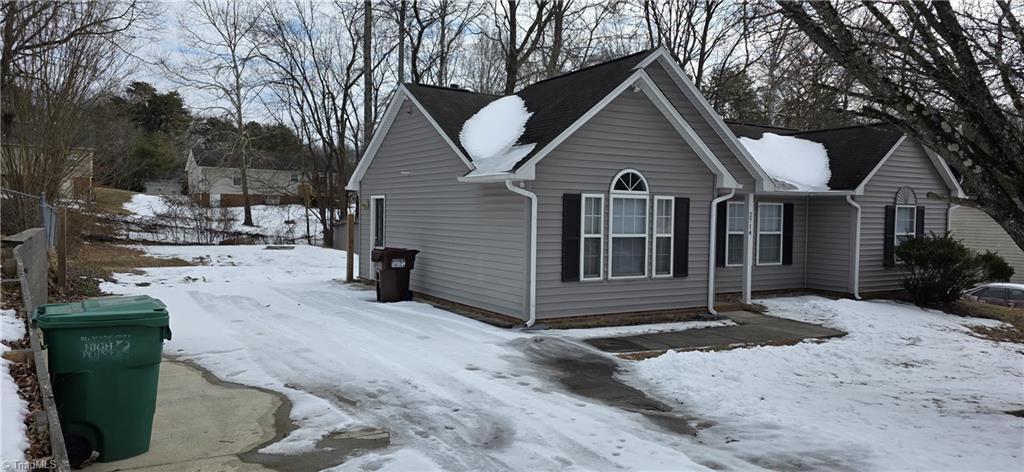 2714 Westgate Drive High Point, NC 27265 - Photo 3 of 36