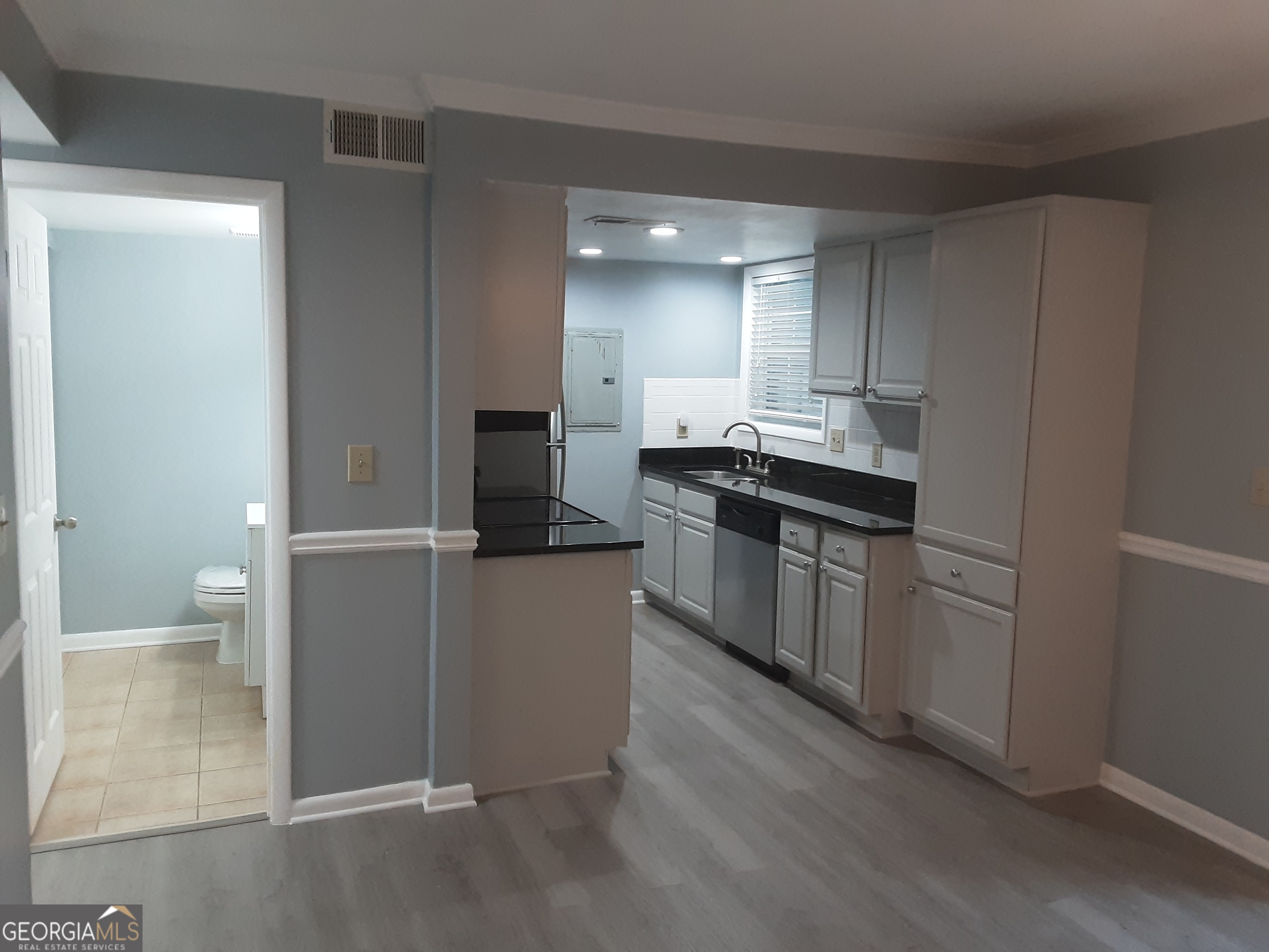 6900 Roswell Road, Unit 3O Sandy Springs, GA 30328 - Photo 3 of 23