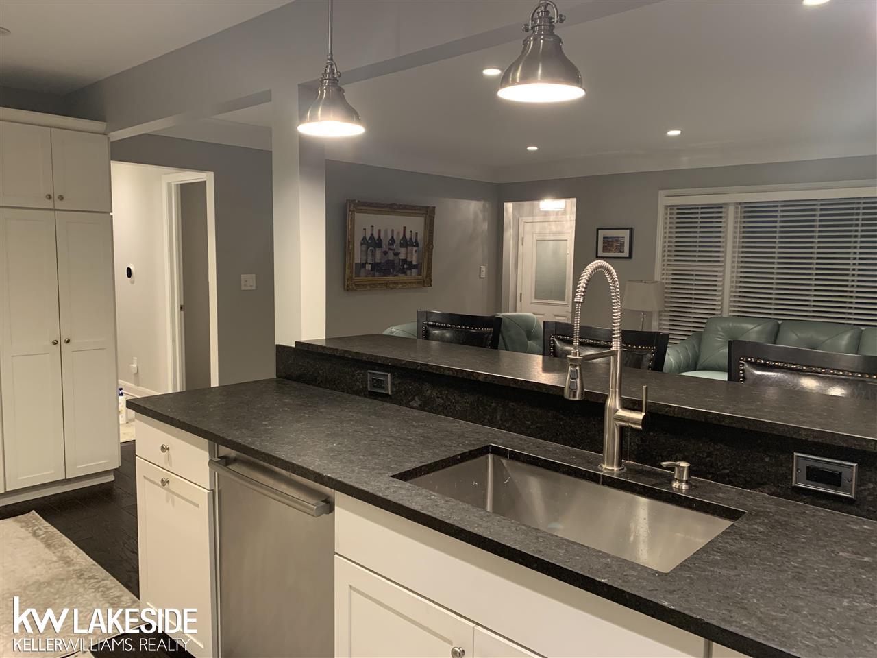 275 Lothrop Road Grosse Pointe Farms, MI 48236 - Photo 12 of 30