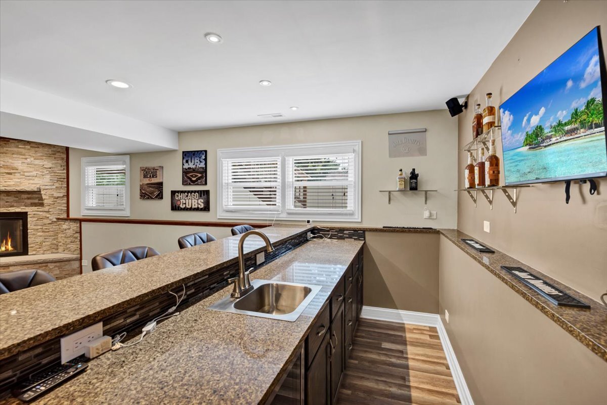 27 Spring Valley Lane Streamwood, IL 60107 - Photo 17 of 32 Gallery Image 17