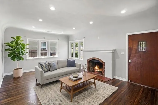 $5,900 | 2682 East Villa Street, Pasadena, CA 91107