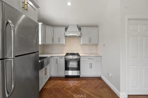 $5,900 | 2682 East Villa Street, Pasadena, CA 91107