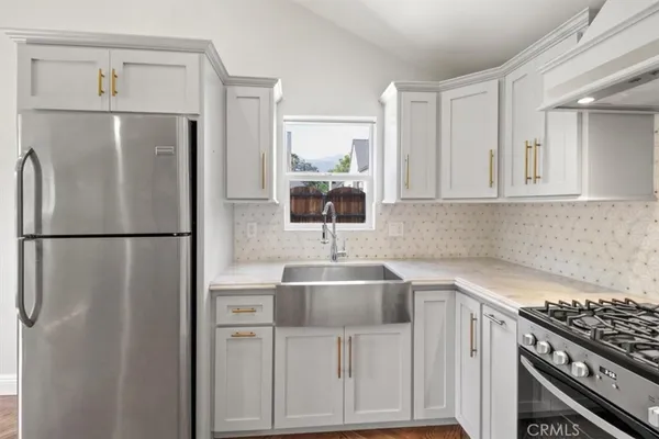 $5,900 | 2682 East Villa Street, Pasadena, CA 91107