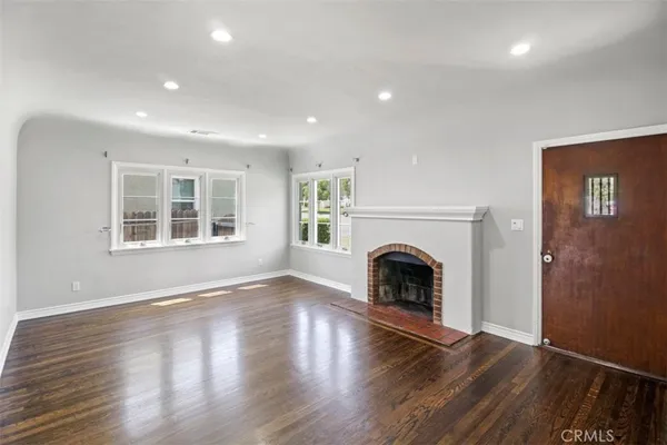 $5,900 | 2682 East Villa Street, Pasadena, CA 91107