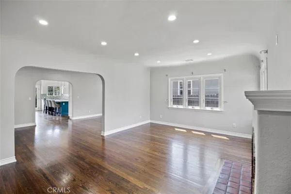 $5,900 | 2682 East Villa Street, Pasadena, CA 91107