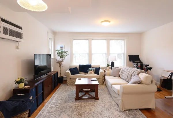 $2,950 | 30 Upland Road, Unit 7, Cambridge, MA 02140