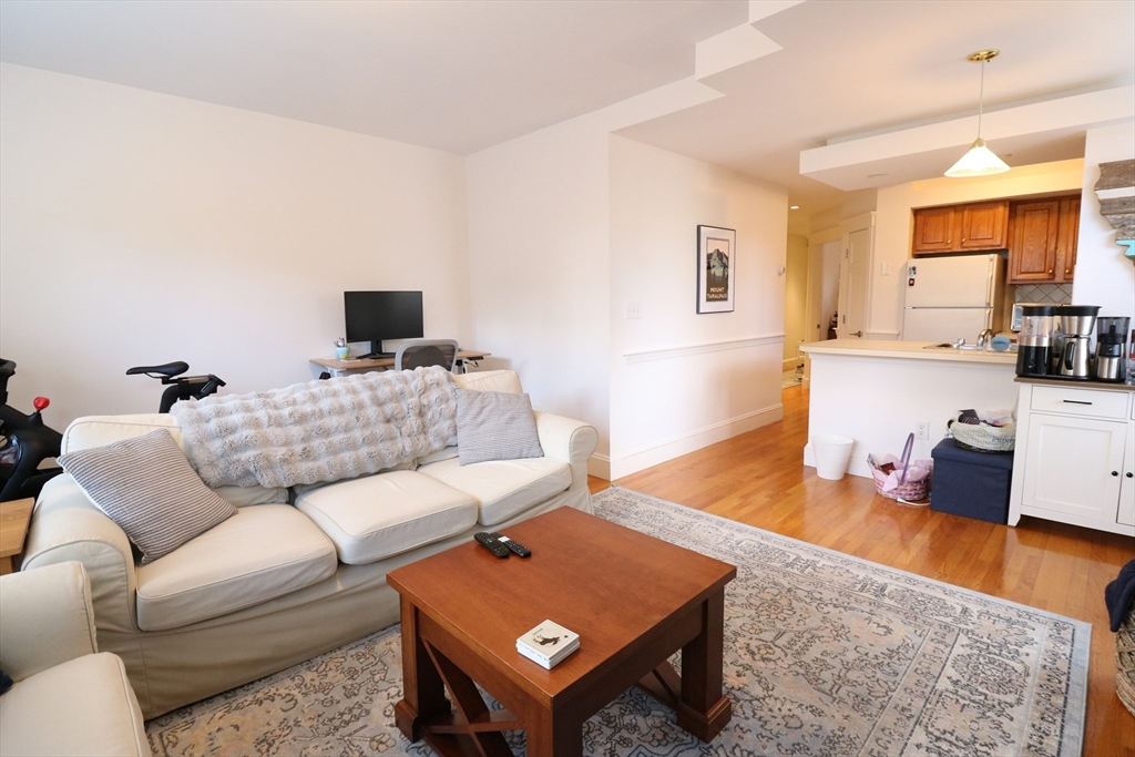 30 Upland Road, Unit 7 Cambridge, MA 02140 - Photo 6 of 14