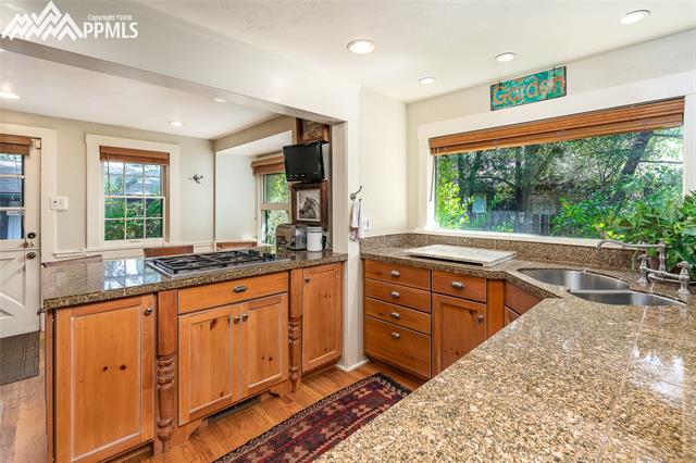 830 West Cheyenne Road Colorado Springs, CO 80906 - Photo 7 of 18