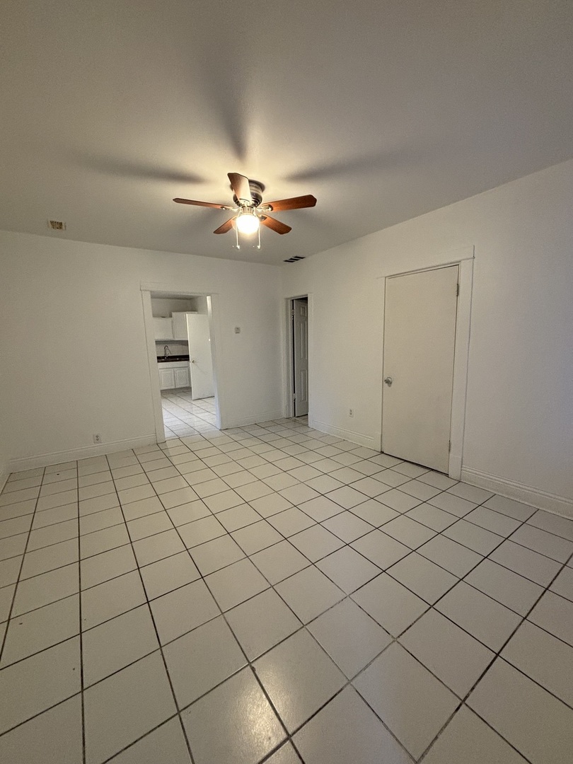 15634 Union Avenue Harvey, IL 60426 - Photo 19 of 34 a view of an empty room