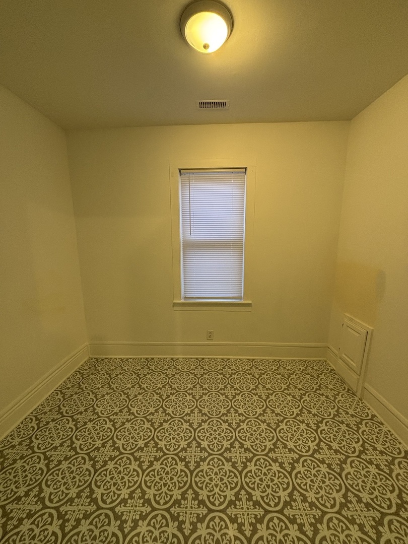 15634 Union Avenue Harvey, IL 60426 - Photo 22 of 34 a view of a room with a window