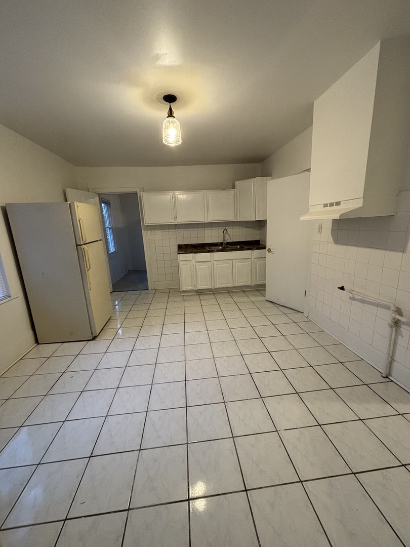 15634 Union Avenue Harvey, IL 60426 - Photo 24 of 34 a view of utility room