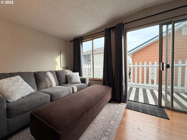 $74,900 | 23524 Northwest St Helens Road, Unit 19, Portland, OR 97231