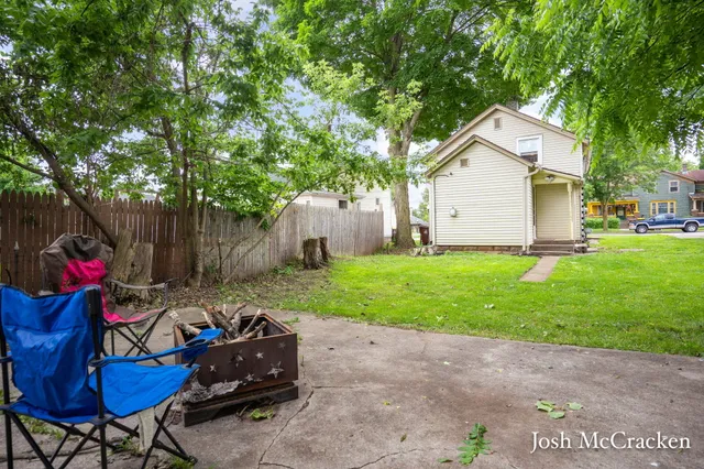 $154,900 | 120 South Jackson Street, Ionia, MI 48846