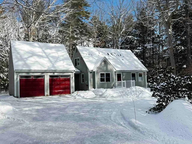 $575,000 | 22 Brae Burn Road, Moultonborough, NH 03254