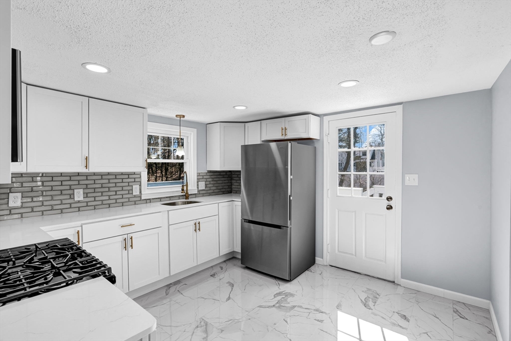 97 David Street Springfield, MA 01104 - Photo 15 of 39