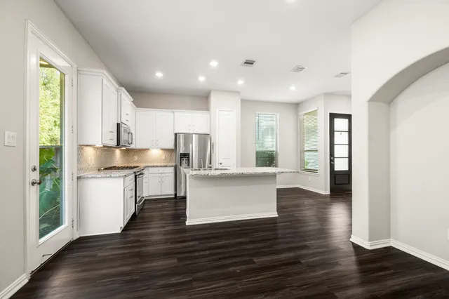 $285,000 | 162 Moon Dance Court, Conroe, TX 77304