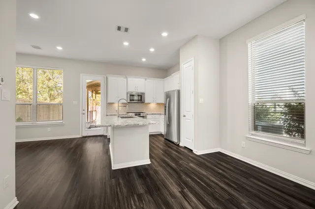 $285,000 | 162 Moon Dance Court, Conroe, TX 77304