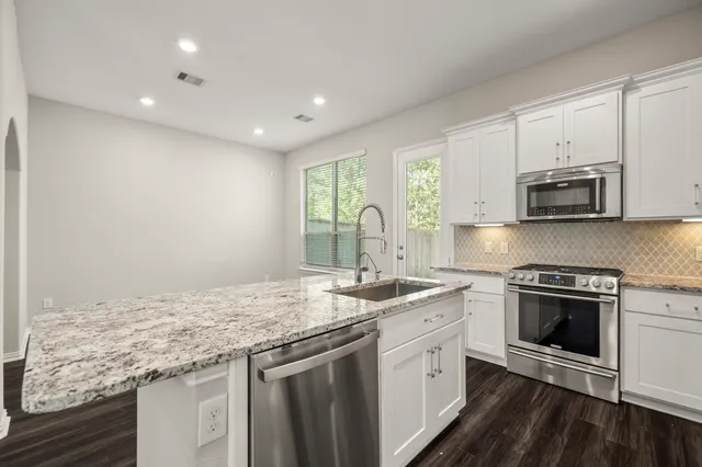 $285,000 | 162 Moon Dance Court, Conroe, TX 77304