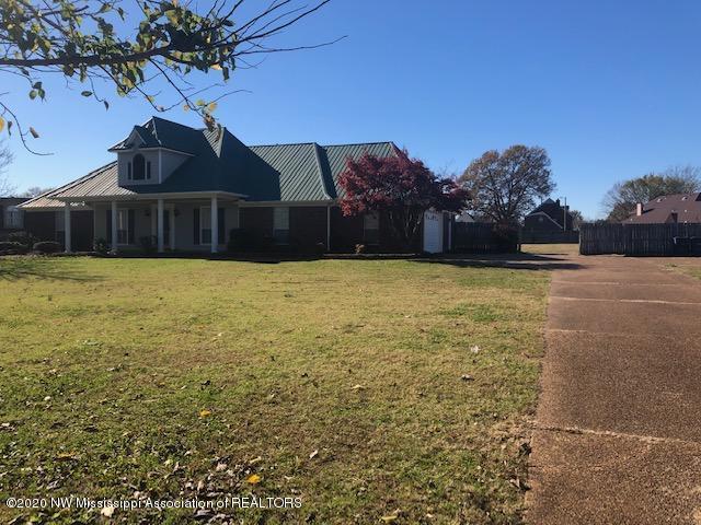 9043 Crumpler Road Olive Branch, MS 38654 - Photo 2 of 23 IMG_2711