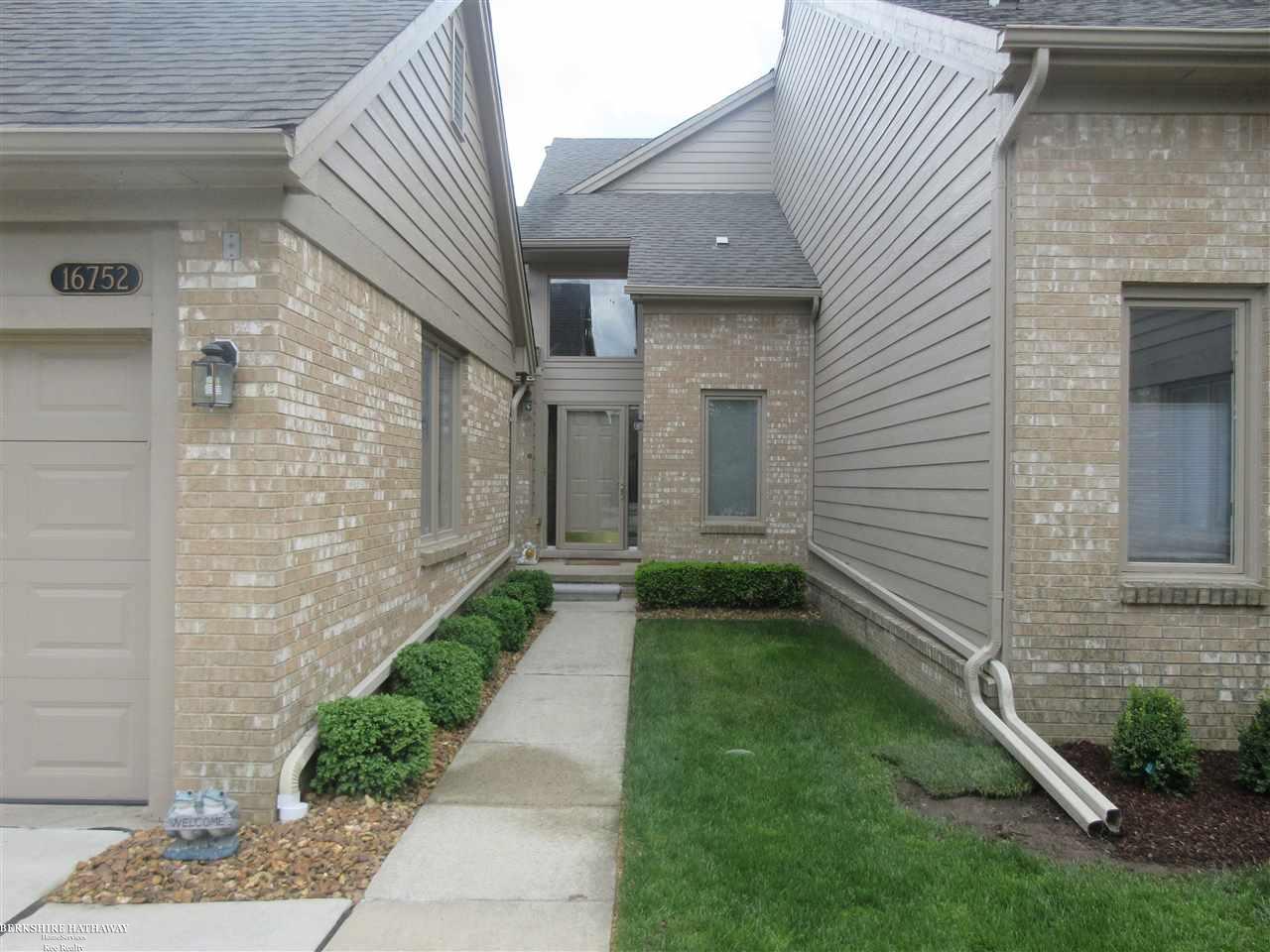 16752 Fieldstone Macomb, MI 48042 - Photo 29 of 29 31320172-28.JPG