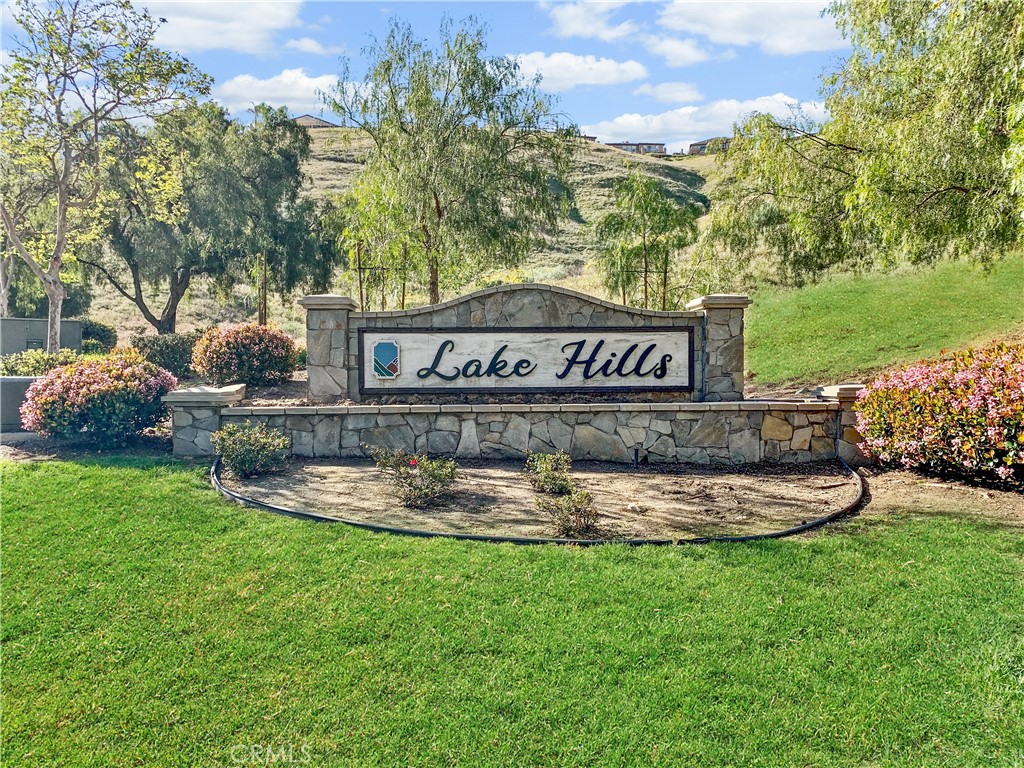 16123 Setting Sun Circle Riverside, CA 92503 - Photo 56 of 67 a view of a park with welcome board