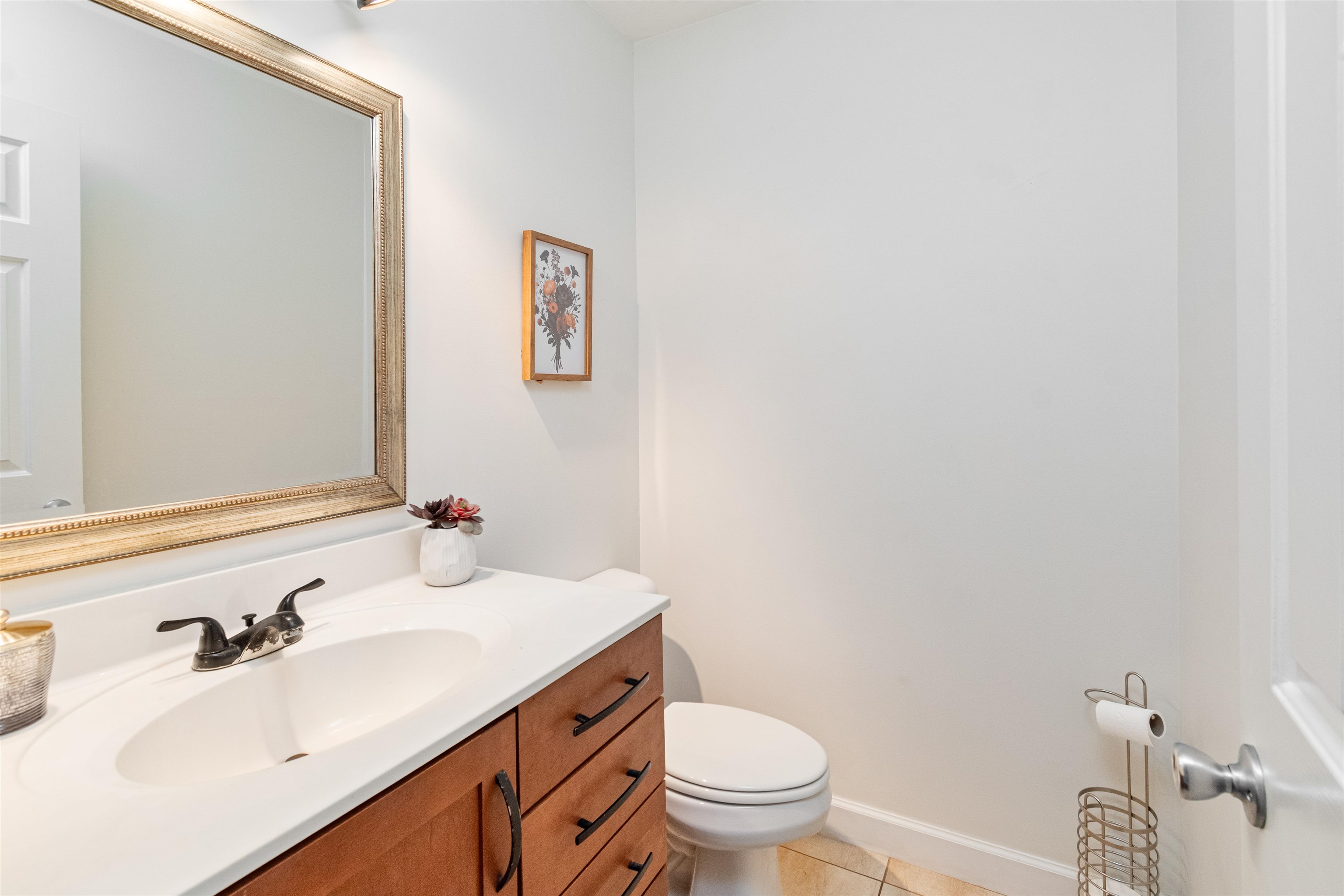 602 North Avenue, Unit 8 Burlington, VT 05408 - Photo 14 of 60