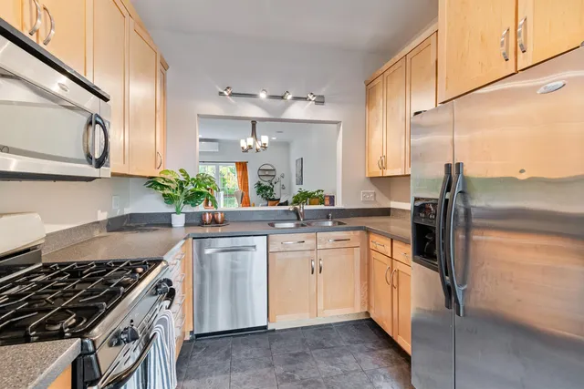 $520,000 | 602 North Avenue, Unit 8, Burlington, VT 05408