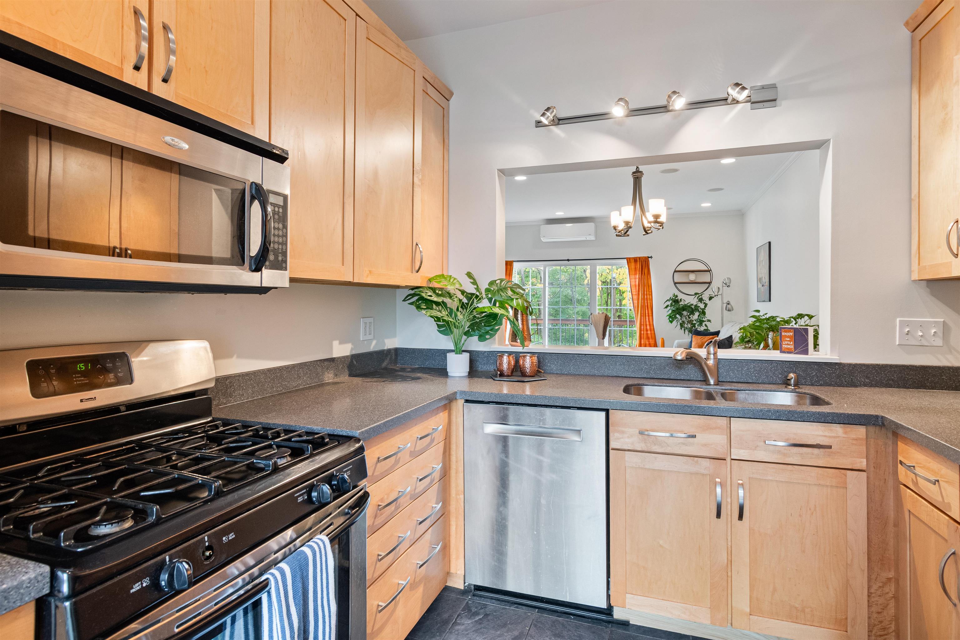 602 North Avenue, Unit 8 Burlington, VT 05408 - Photo 10 of 60