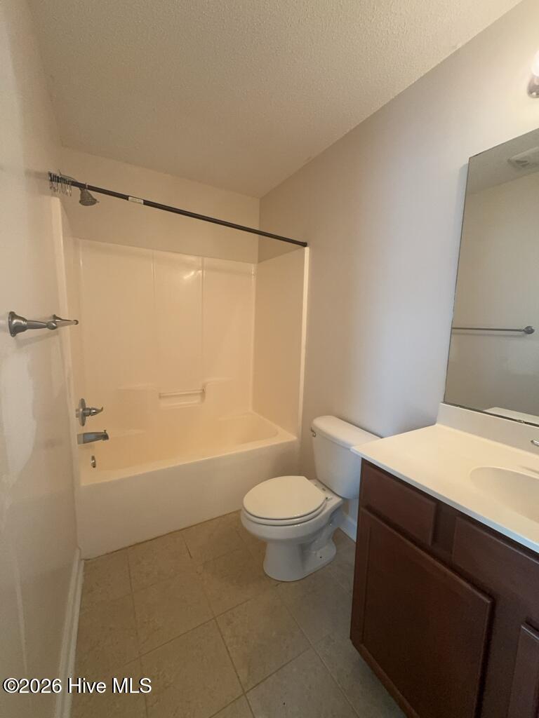 202 Lanieve Court, Unit 6 Hubert, NC 28539 - Photo 14 of 18 Bathroom 2