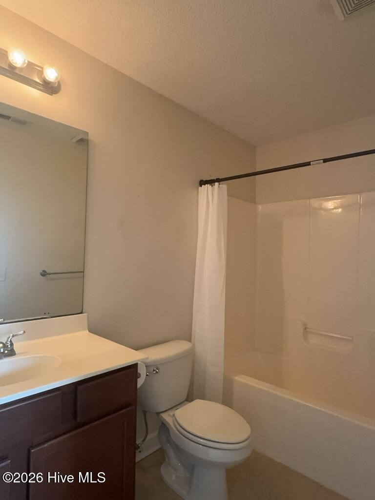 202 Lanieve Court, Unit 6 Hubert, NC 28539 - Photo 17 of 18 Bathroom 3