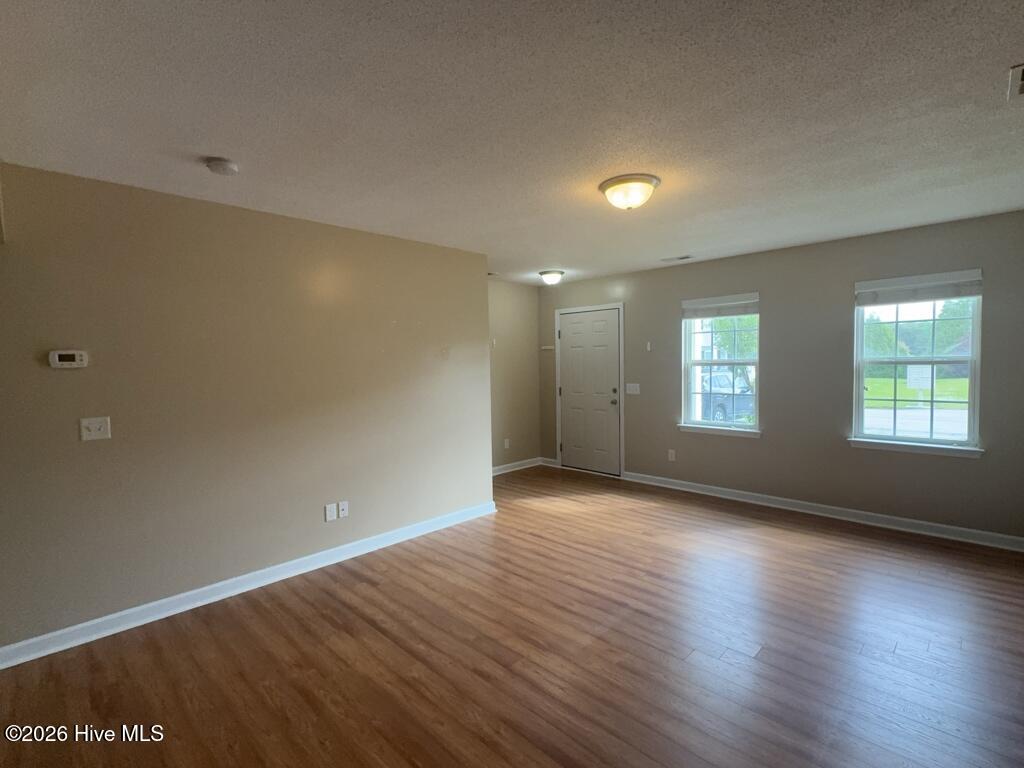 202 Lanieve Court, Unit 6 Hubert, NC 28539 - Photo 3 of 18 Living Room