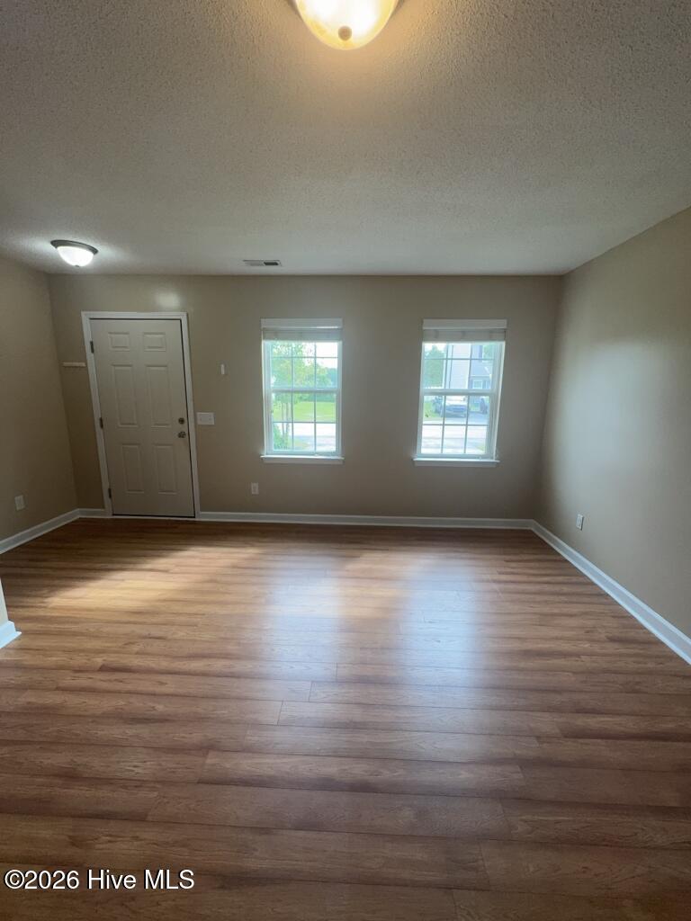 202 Lanieve Court, Unit 6 Hubert, NC 28539 - Photo 4 of 18 Living Room