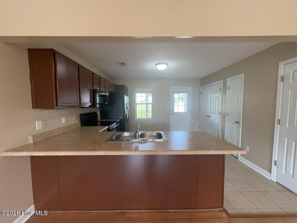 202 Lanieve Court, Unit 6 Hubert, NC 28539 - Photo 5 of 18 Kitchen