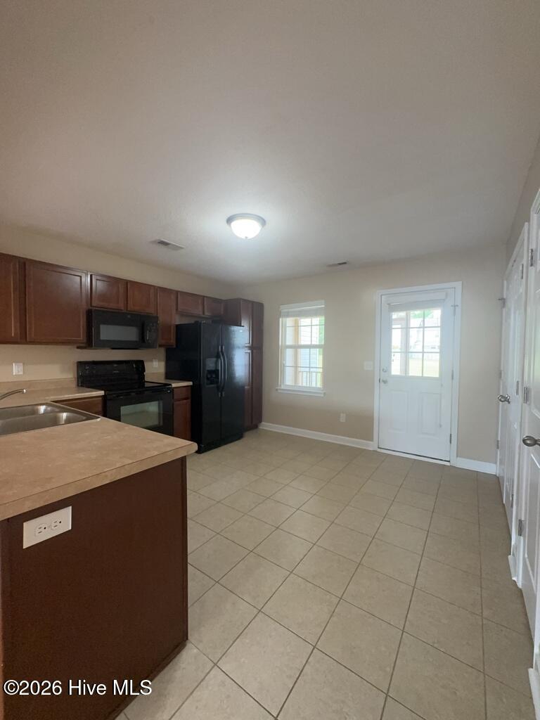 202 Lanieve Court, Unit 6 Hubert, NC 28539 - Photo 7 of 18 Kitchen