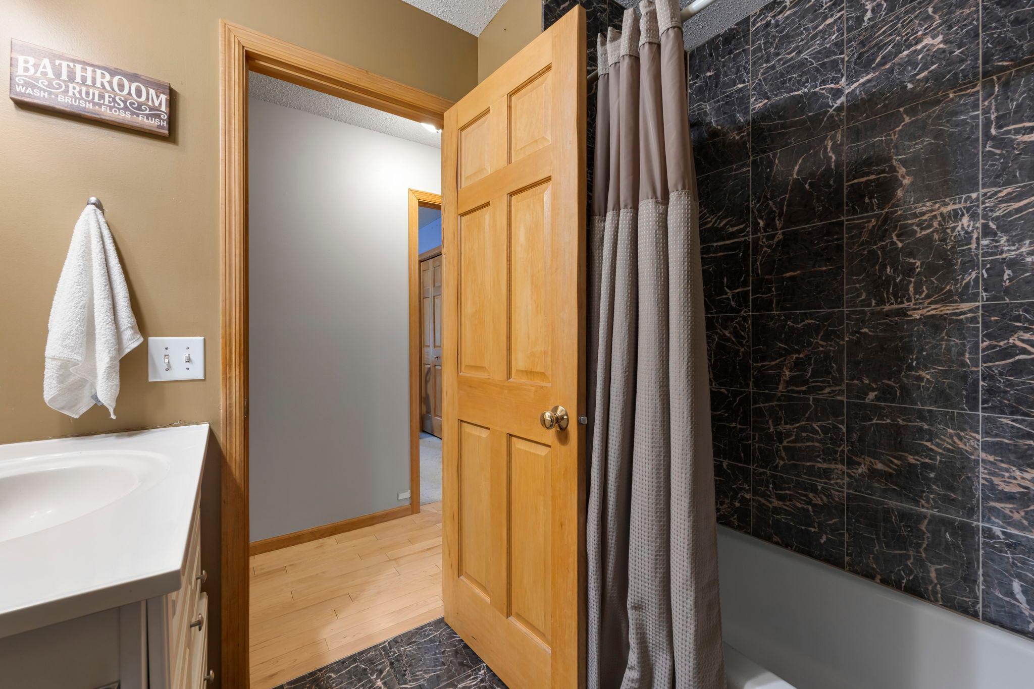 101 Hidden Meadow Court Apple Valley, MN 55124 - Photo 18 of 31