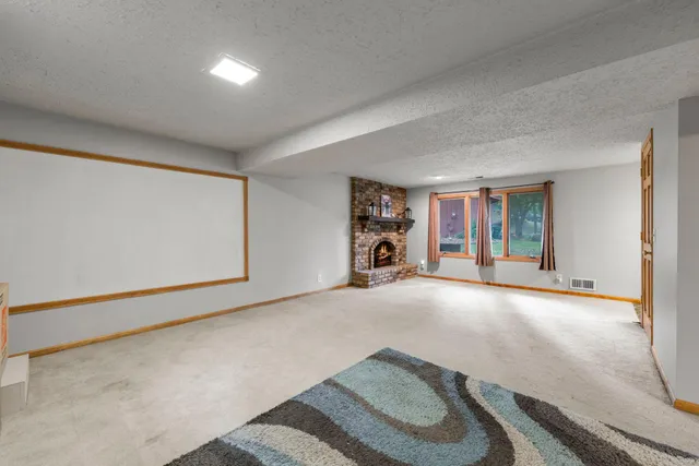 $425,000 | 101 Hidden Meadow Court, Apple Valley, MN 55124