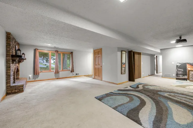 $425,000 | 101 Hidden Meadow Court, Apple Valley, MN 55124