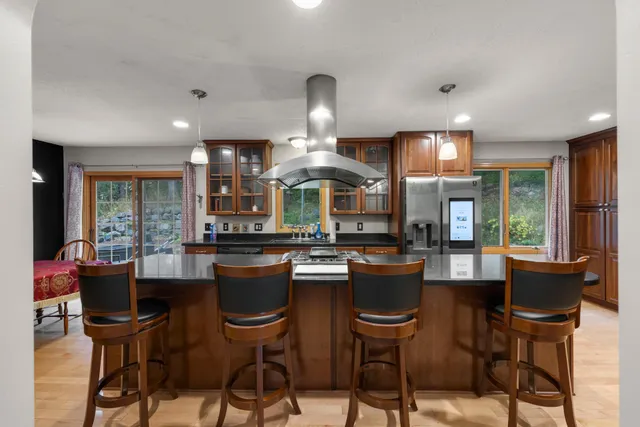 $425,000 | 101 Hidden Meadow Court, Apple Valley, MN 55124