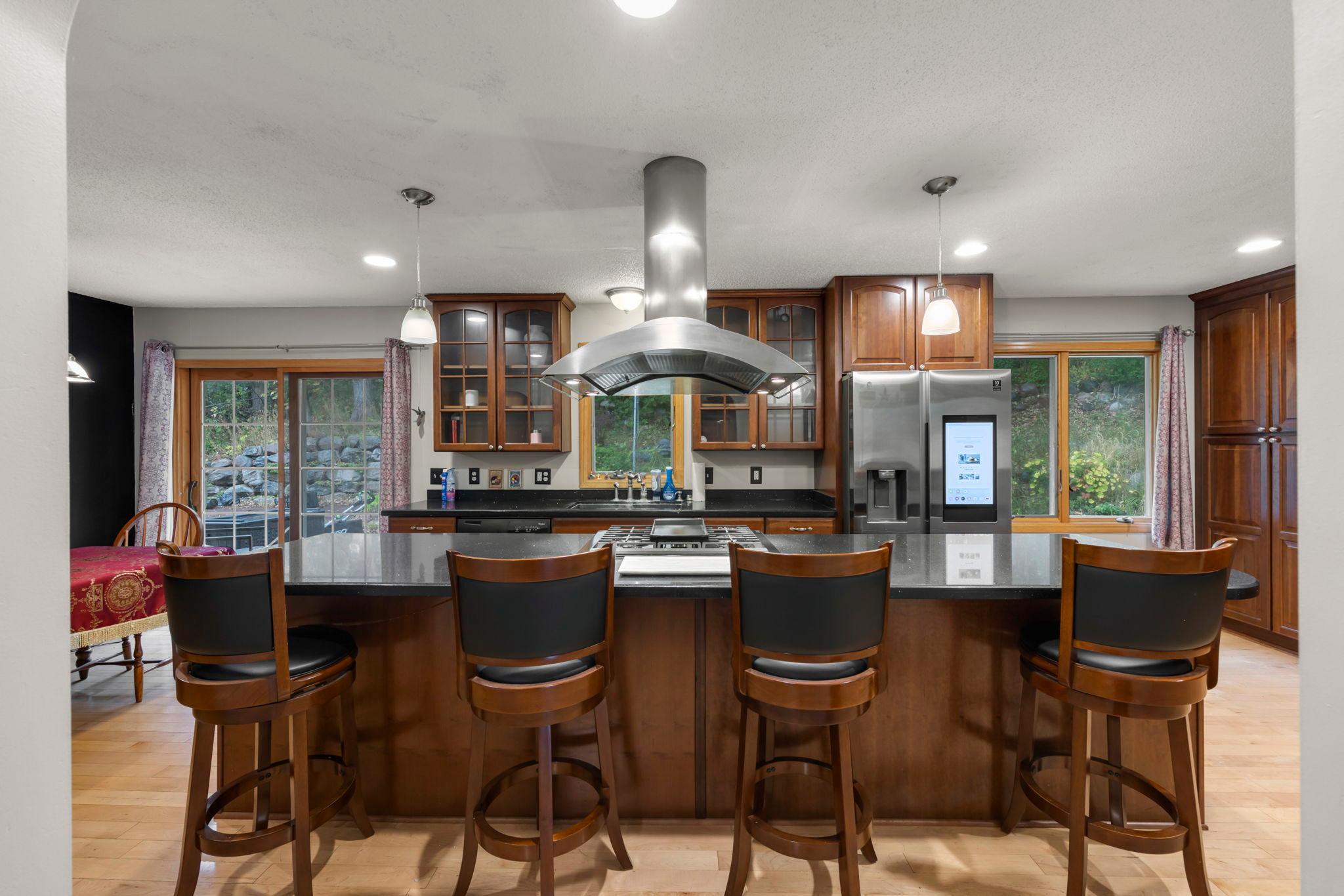 101 Hidden Meadow Court Apple Valley, MN 55124 - Photo 5 of 31