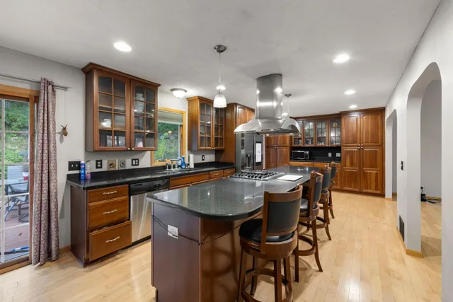 $425,000 | 101 Hidden Meadow Court, Apple Valley, MN 55124