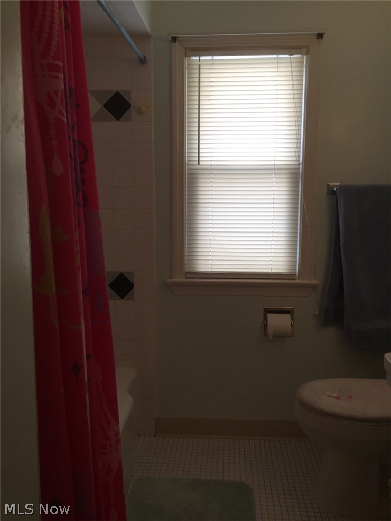 1627 Sunview Road Cleveland, OH 44124 - Photo 21 of 28