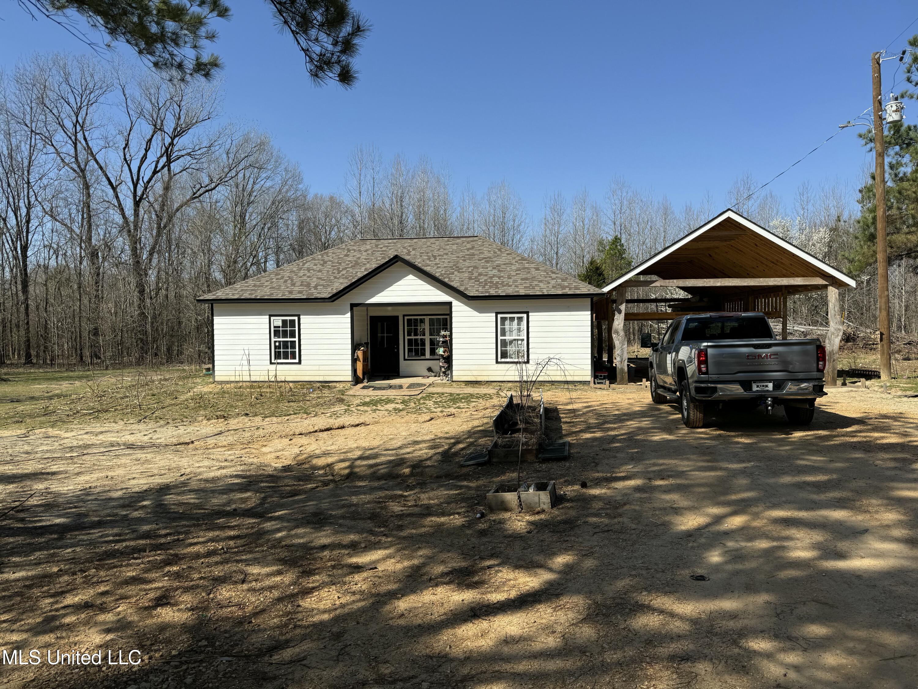 157 Ridge Rd. Road Sarah, MS 38665 - Photo 3 of 4 IMG_1522