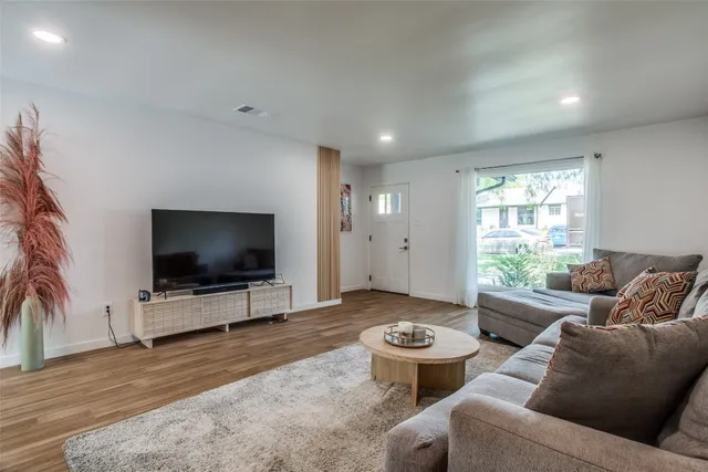 $2,250 | 7311 Chisos Pass, Austin, TX 78724