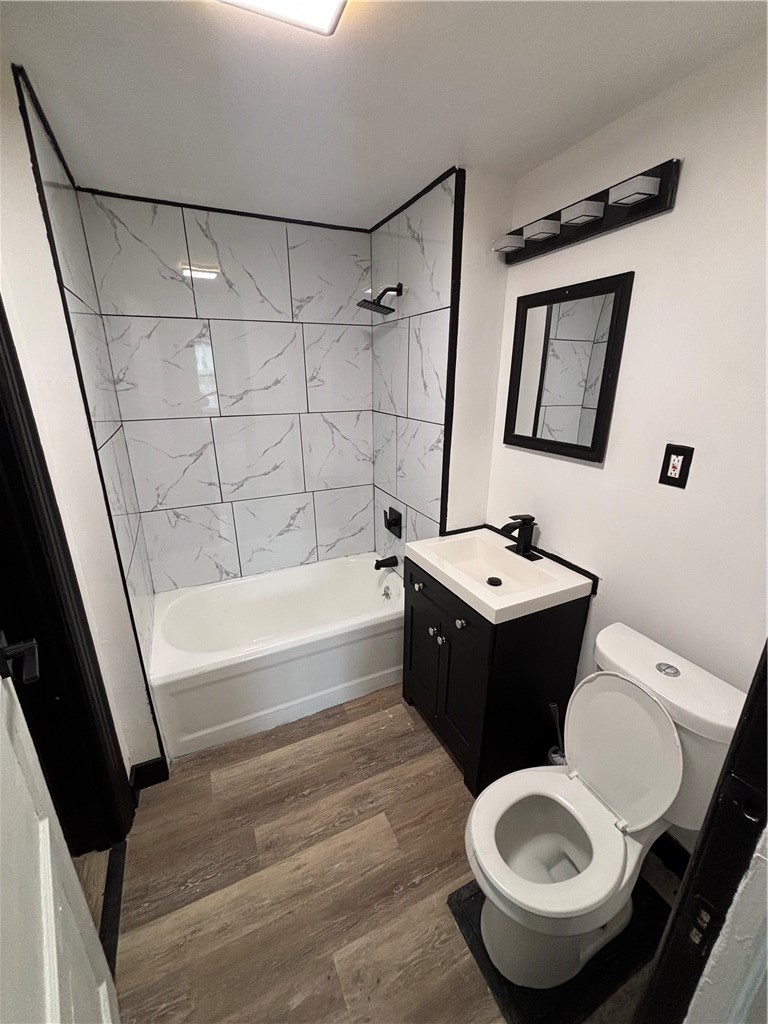 18 Kenilworth Terrace Rochester, NY 14605 - Photo 5 of 9